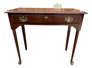 Late 20th Century Pennsylvania House Queen Anne Style Solid Cherry Console Table