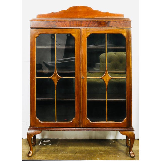 1940s Vintage Art Deco Bookcase With Mullioned Doors and Adjustable Shelves For Sale - Image 5 of 5