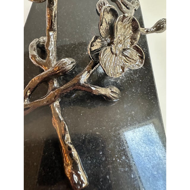 1990s Michael Aram Black Granite Orchid Branch Wine Bottle Caddy Rest For Sale - Image 16 of 17