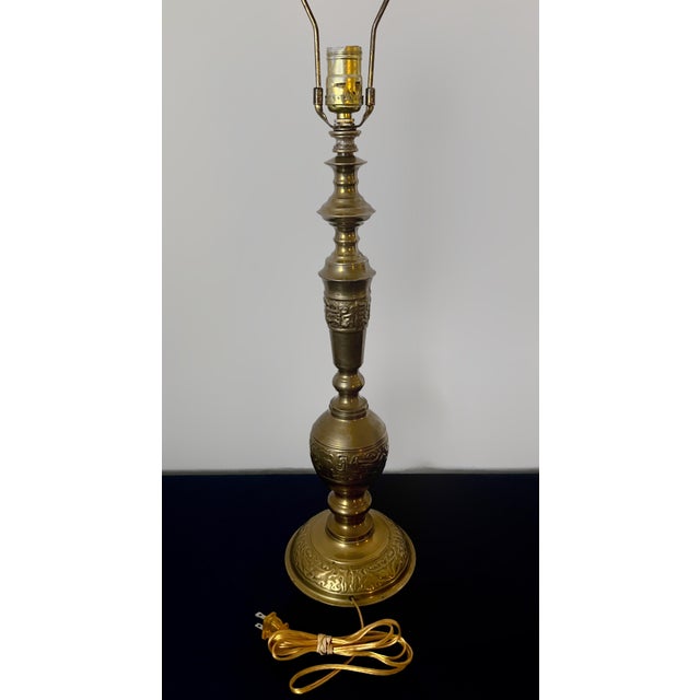 Metal Mid 20th Century Brass Asian Chinoiserie Style Table Lamp For Sale - Image 7 of 8