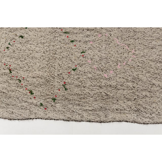 Oushak Vintage Kilim Rug For Sale - Image 4 of 9