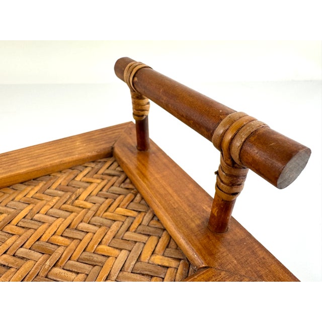 Traditional Vintage Rattan-Wrapped Wood Serving Tray With Herringbone Woven Base For Sale - Image 3 of 15