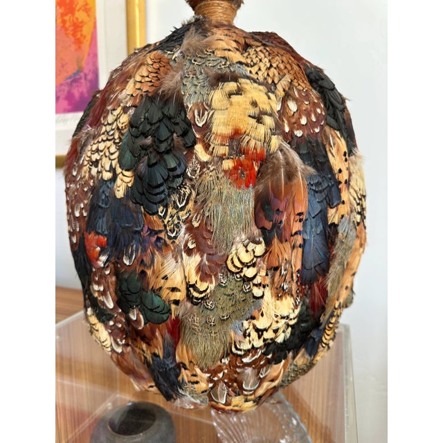 Hollywood Regency Vintage Feathered Table Lamp For Sale - Image 3 of 10