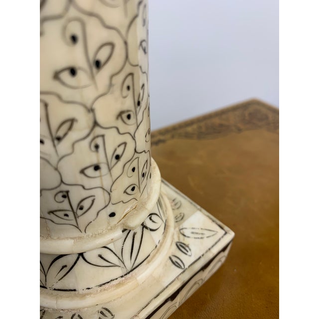 Late 19th Century Mughal Set of 3 Graduated Tessellated Bone Candle Holders With Floral Detail For Sale - Image 4 of 7