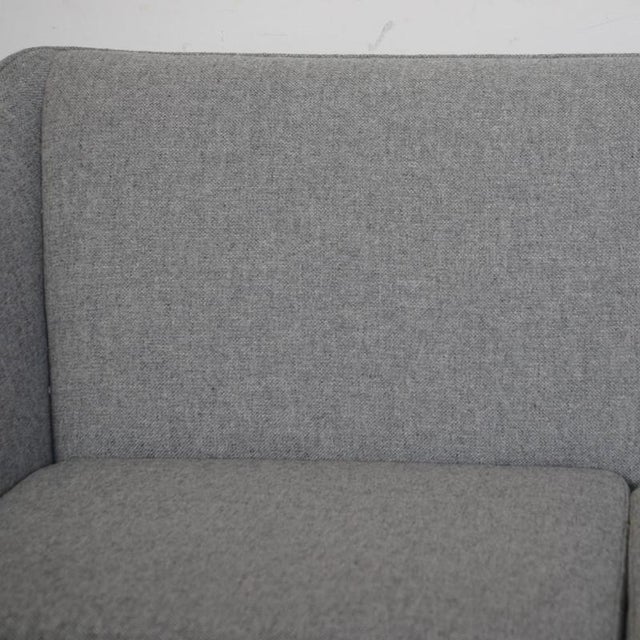 ML-90 Three-Seater Sofa in Hallingdal 130 Fabric by Illum Wikkelsø, 1960s For Sale - Image 4 of 17