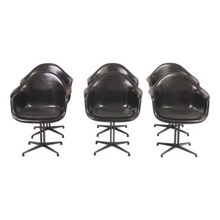 Vintage Chairs by Eames, 1970s, Set of 6 For Sale