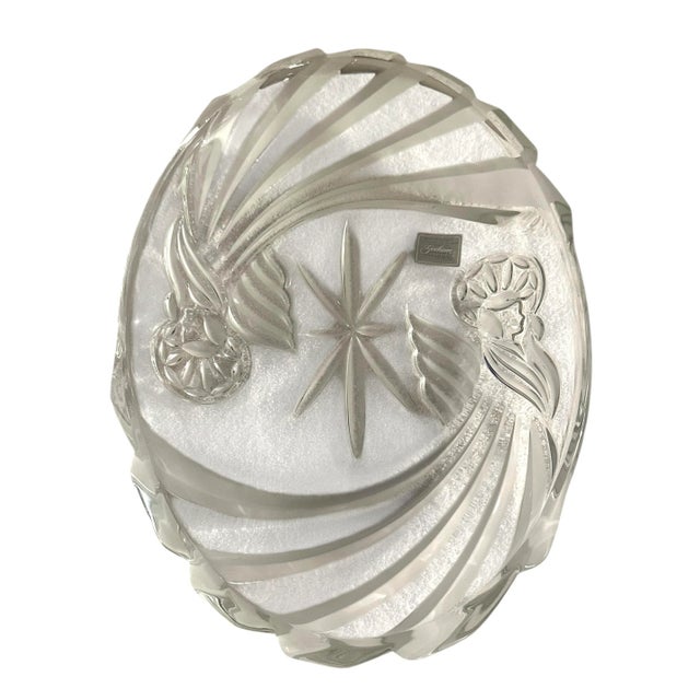 This stunning 16.25" oval serving platter from Gorham's Crystal Holiday Traditions collection features a beautiful angels...