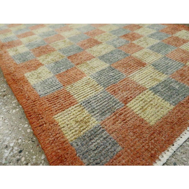 Galerie Shabab Collection Mid-20th Century Turkish Anatolian Rug For Sale In New York - Image 6 of 7