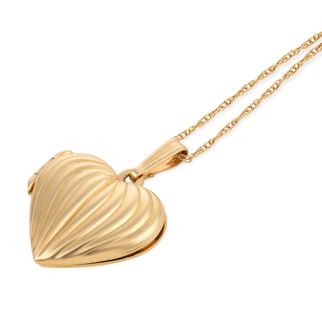 Vintage 14k Yellow Gold Heart Locket Necklace For Sale - Image 4 of 7