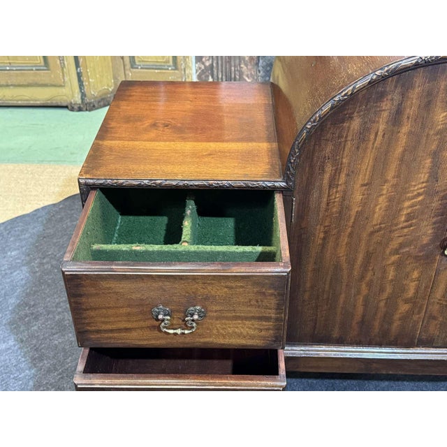 Wood English Buffet Bar in Walnut and Mahogany, 1930s For Sale - Image 7 of 18
