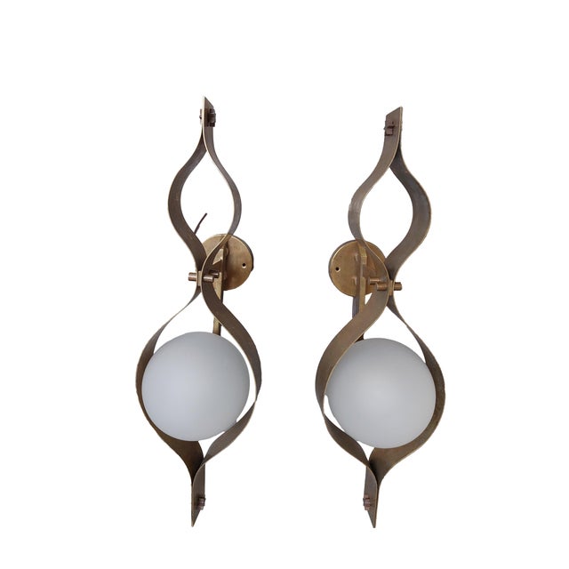 Metal Pavone Wall Lamps in Polished Brass with Etched and Sandblasted Glass Diffusers by Gio Ponti for Arredoluce, 1960s, Set of 2 For Sale - Image 7 of 7