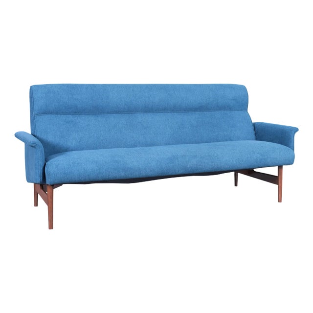 Mid-Century Modern Sculptural Walnut Sofa, 1960s For Sale