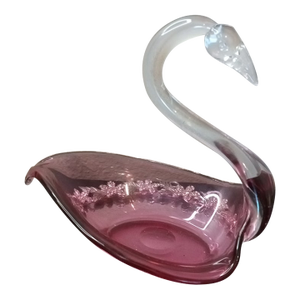 Exquisite Pilgrim Cranberry Glass Swan Bowl
