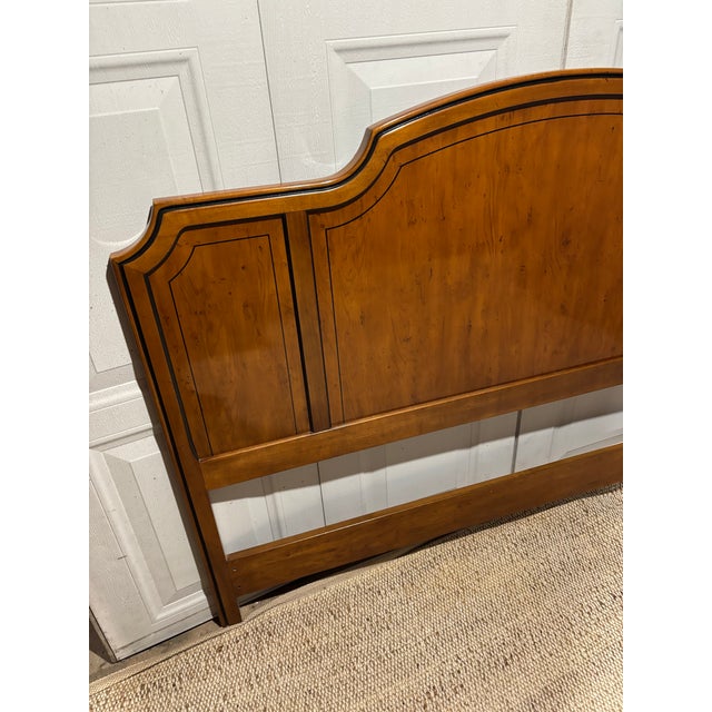 Late 20th Century Yew Wood Headboard From the Yorkshire Collection by Drexel Heritage For Sale In New York - Image 6 of 9