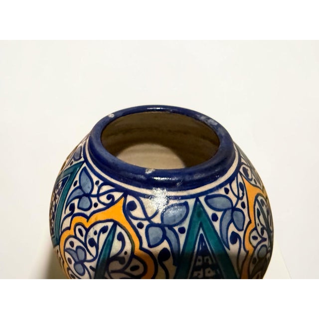 Late 20th Century Vintage Signed Safi Moroccan Pottery Vase With Geometric Floral Design For Sale - Image 5 of 7