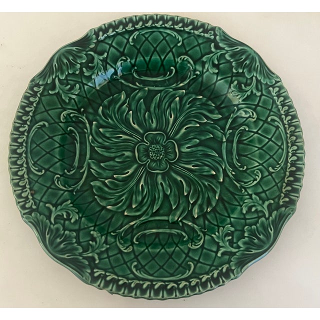 Antique English Green Majolica Bread Basket and Wall Plates- Set of 3 For Sale - Image 9 of 16