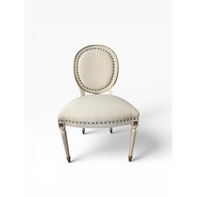 French Vintage French Louis XVI Style Carved Wood Side Chair With Original Painted Finish For Sale - Image 3 of 12