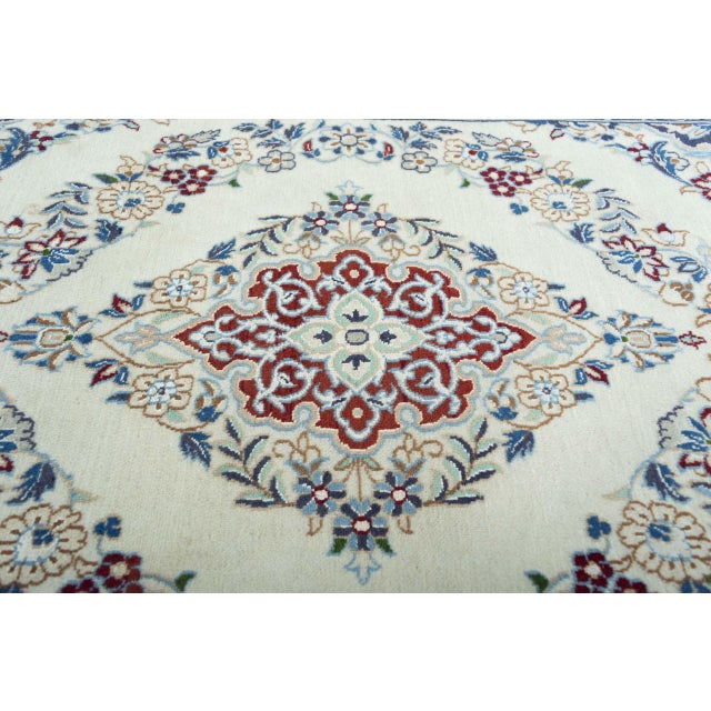 Hand-Knotted Oriental Rug in Silk For Sale - Image 6 of 12