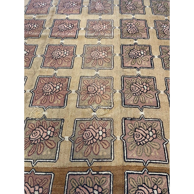 1900s Antique American Hook Floral Design Rug 9'7'' X 8'7'' For Sale In Los Angeles - Image 6 of 8