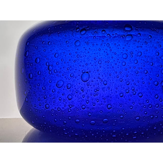 1980s Studio Glass Art Vase with Air Bubble Inclusions by Erik Höglund for Kosta Boda, Sweden, 1980 For Sale - Image 5 of 14