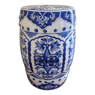 Blue and White Porcelain Chinoiserie Chinese Garden Stool or Side Table For Sale