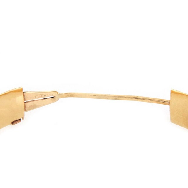 Mid 20th Century 14K Yellow Gold Circle Floral Bangle Bracelet For Sale - Image 4 of 5