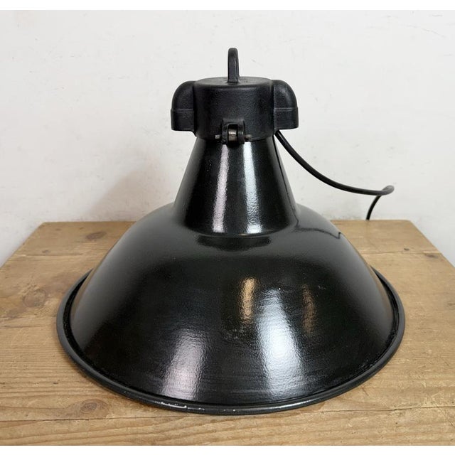 Industrial Black Enamel Factory Lamp with Cast Iron Top, 1950s For Sale - Image 12 of 18