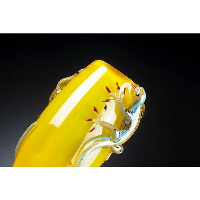 Yellow Big Glass Vase with 2 Geckos by VG Design and Laboratory Department For Sale - Image 4 of 5