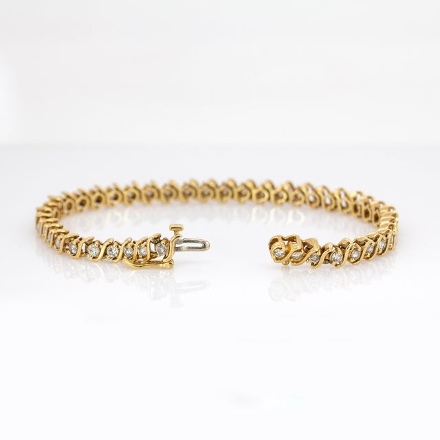 Metal Solid 14k Yellow Gold Estate Natural Diamond Tennis Bracelet | Box Clasp Closure For Sale - Image 7 of 8