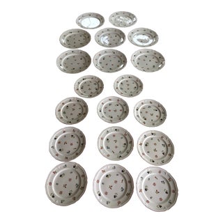 Villeroy & Boch Petite Fleur Dinner & Dessert Plates - Set of 19 For Sale
