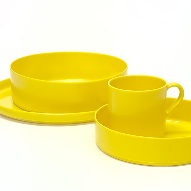 1970s Yellow Melamine Oblique Dinnerset by P M C - Place Settings for 6 / 16 Pieces For Sale - Image 4 of 13