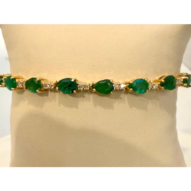 12 Carat Natural Zambian Emerald & Diamond Tennis Bracelet 14 Karat Yellow Gold For Sale - Image 4 of 8