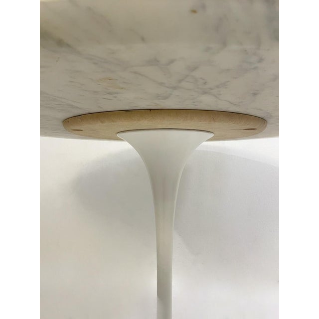 Eero Saarinen Mid-Century Round White Marble Tulip Dining Table attributed to Eero Saarinen for Knoll, 1960s For Sale - Image 4 of 7