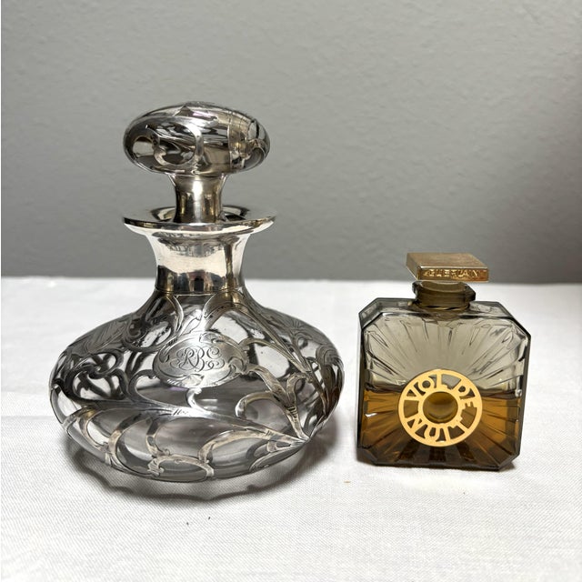 Antique 19th-Century Sterling Silver Overlay Glass Perfume Bottle For Sale - Image 4 of 11