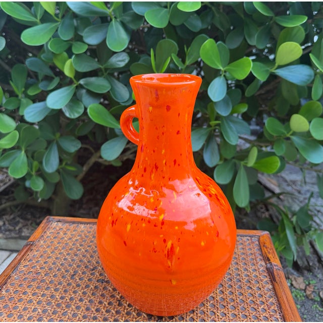 Vintage Atomic Orange Art Pottery Vase by Cherokee Pottery, 1983 For Sale - Image 4 of 11