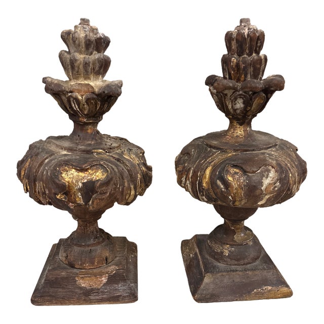 Pair of 18th Century Wood-Carved Italian Urns For Sale