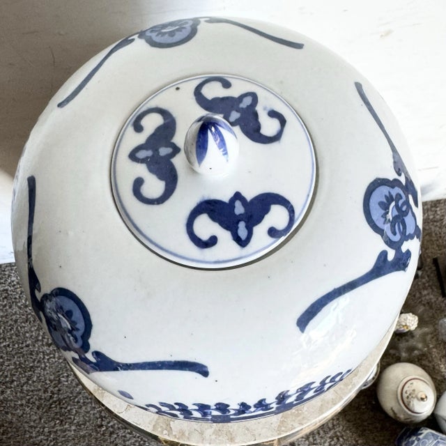 Chinese Blue and White Porcelain Ginger Jar For Sale - Image 4 of 8