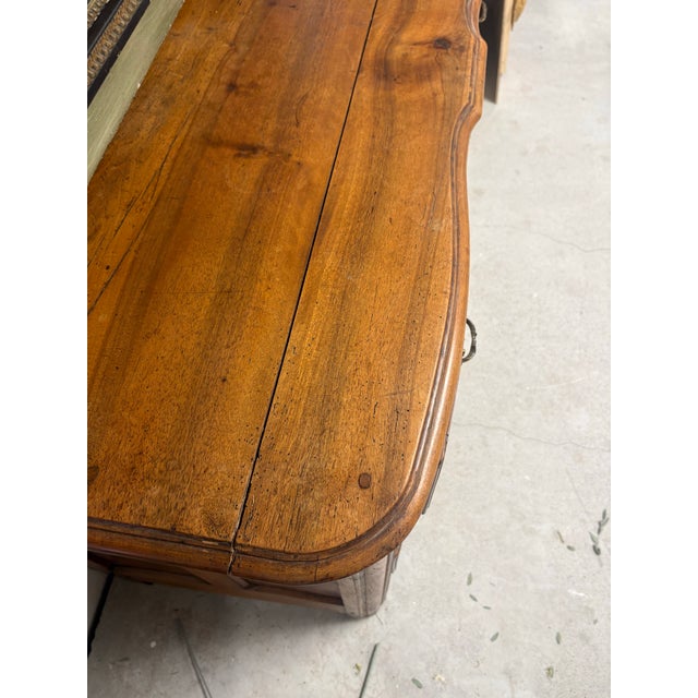 French Louis XV Provincial Walnut Commode, 18th Century For Sale In Houston - Image 6 of 9
