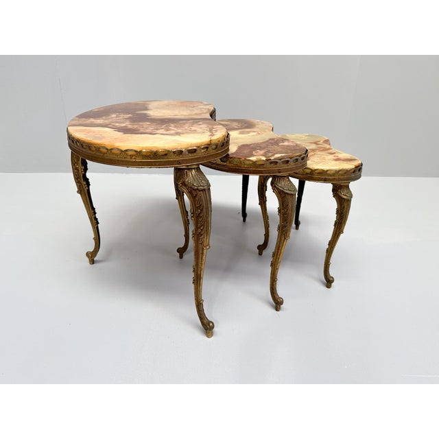Vintage Hollywood Regency Nesting Tables in Brass and Onyx, Set of 3 For Sale - Image 12 of 17