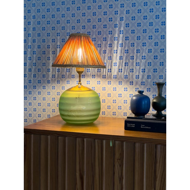 Table Lamp in Frosted Glass, Sea-Grass Shade and Brass by Edward Hald for Orrefors, Sweden, 1940s For Sale - Image 13 of 14