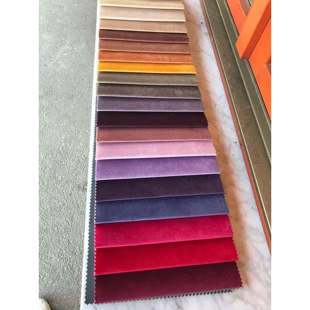 Mid-century rocking chair, the wood part is good. The upholstery needs to be replaced.