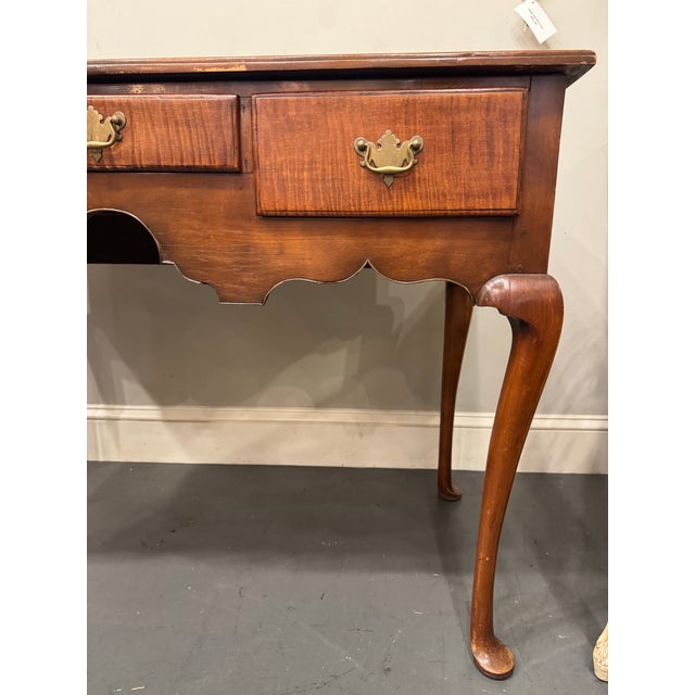 Wood Late 18th Century American Antique Queen Anne Style Lowboy With Tiger Maple Drawers For Sale - Image 7 of 7
