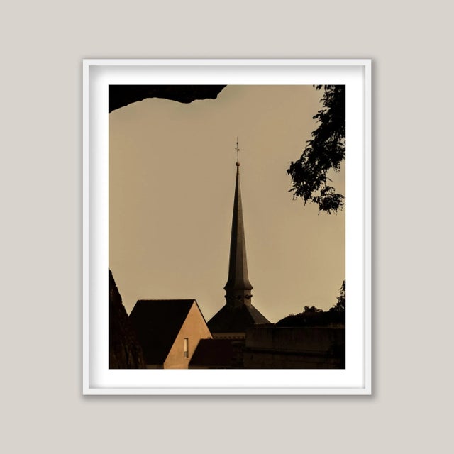 The modest yet elegantly twisted spire of Saint-Pierre-du-Marais (Église Saint-Pierre de Saumur) rises above the skyline...