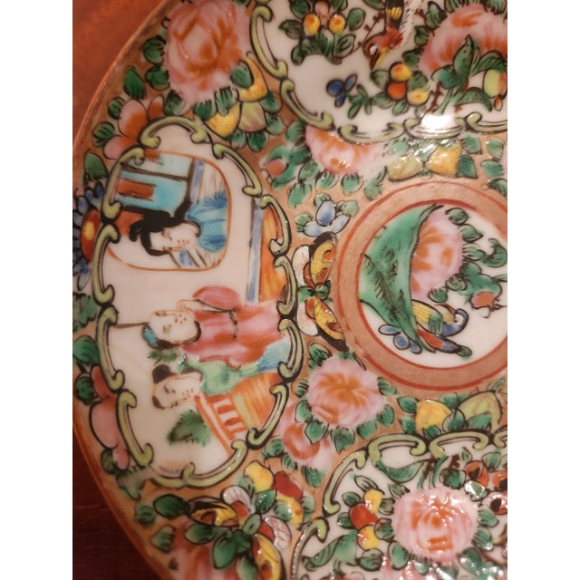 Green Antique 19th Century Rose Medallion Porcelain Dish For Sale - Image 8 of 8