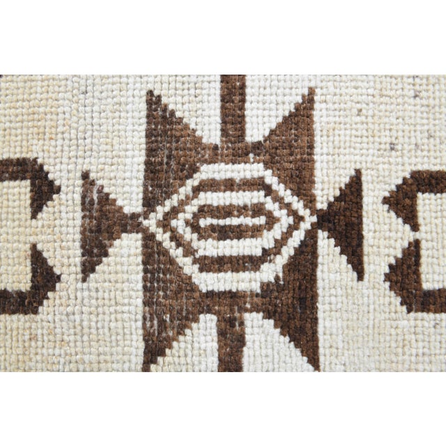 Textile Vintage Turkish Oushak Handmade Wool Cotton White Runner Rug For Sale - Image 7 of 10