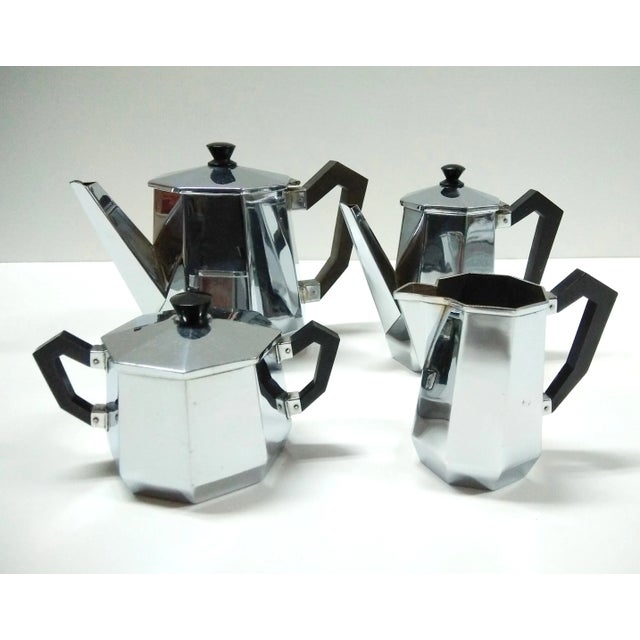 This set it's very rare because it's original from the 30s. The seller guarantees the authenticity of the pieces. Set of...