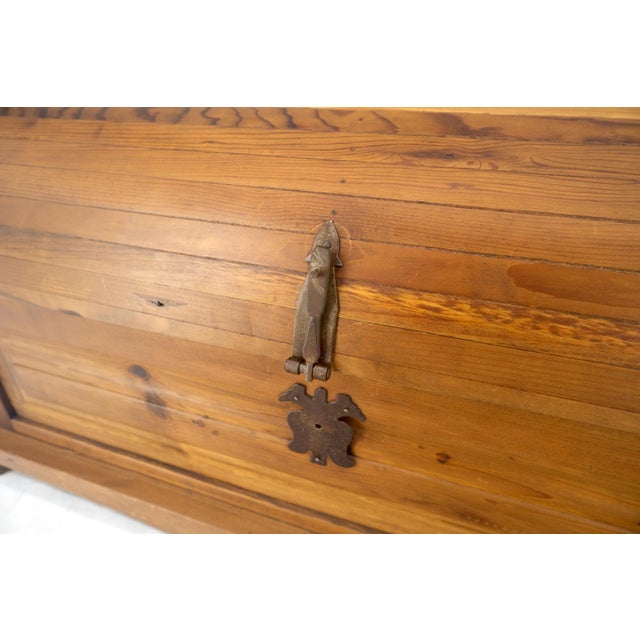 Barrel Shape Top Vintage Pine Wood Trunk Chest MINT For Sale - Image 13 of 17