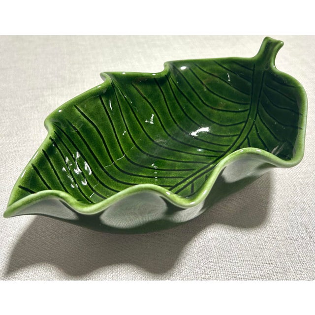 Charming and versatile, this Gump’s leaf dish is a lovely little accent piece Perfect for holding candy, jewelry, or small...