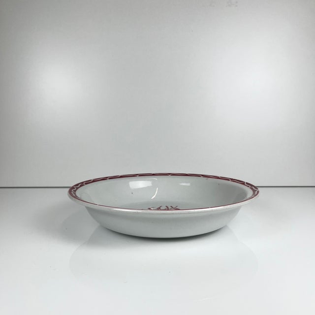 "Annecy" salad bowl, KG Lunéville, 20th century Red pattern Dimensions: Diameter: 27 cm Height: 5 cm Good overall...