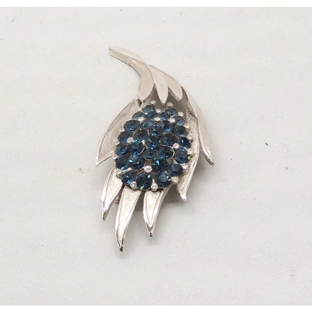 1960s Vintage 1960s Signed Crown Trifari Rhodium Plated Faux-Sapphire Brooch For Sale - Image 5 of 6